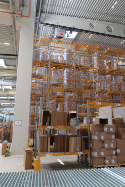 TopVent® ventilacijska jedinica na iznad stalaža u halie sortirnice